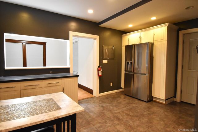 28 Roosevelt Avenue, Middletown, NY 10940