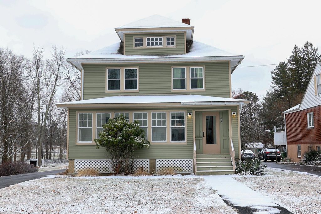 28 Roosevelt Avenue, Middletown, NY 10940