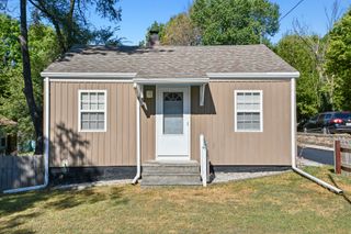 2447 North Kellett Avenue, Springfield, MO 65803