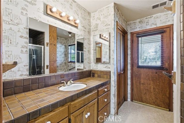 7176 E Butler, Fresno, CA 93737