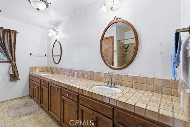 7176 E Butler, Fresno, CA 93737