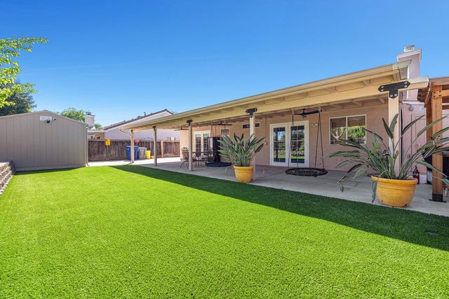 7634 N Dearing Avenue, Fresno, CA 93720