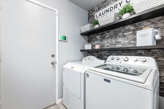 7634 N Dearing Avenue, Fresno, CA 93720