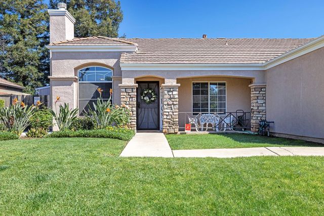 7634 N Dearing Avenue, Fresno, CA 93720