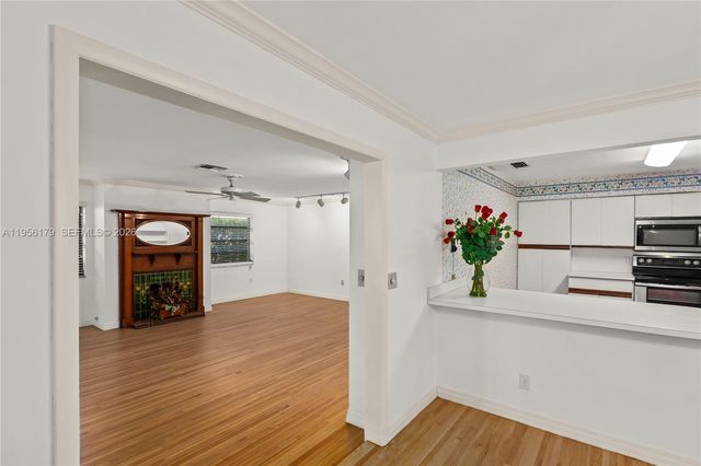 736 Alhambra Cir, Coral Gables, FL 33134