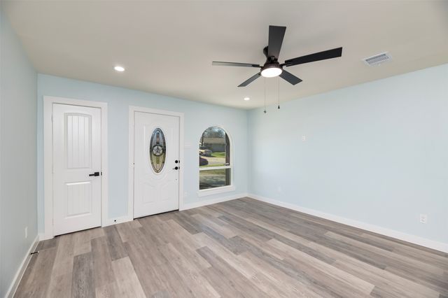 1715 Trade Winds Drive, Dallas, TX 75241