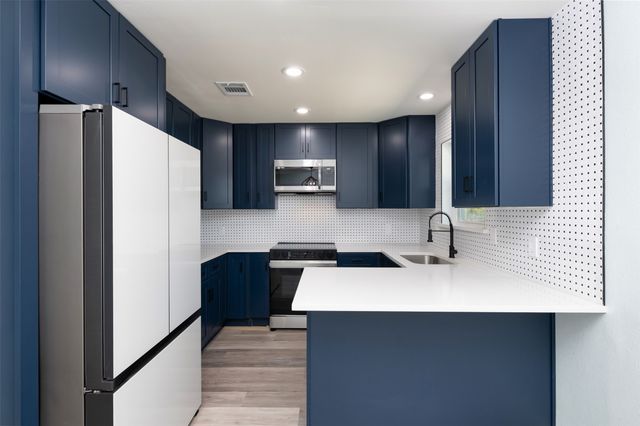 1715 Trade Winds Drive, Dallas, TX 75241