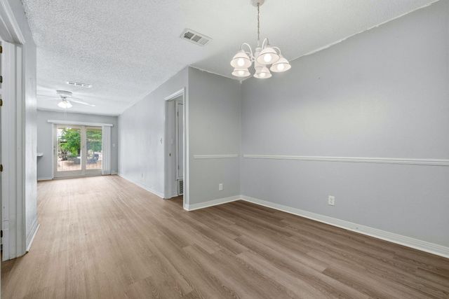 8101 Tippin Avenue O, Pensacola, FL 32514