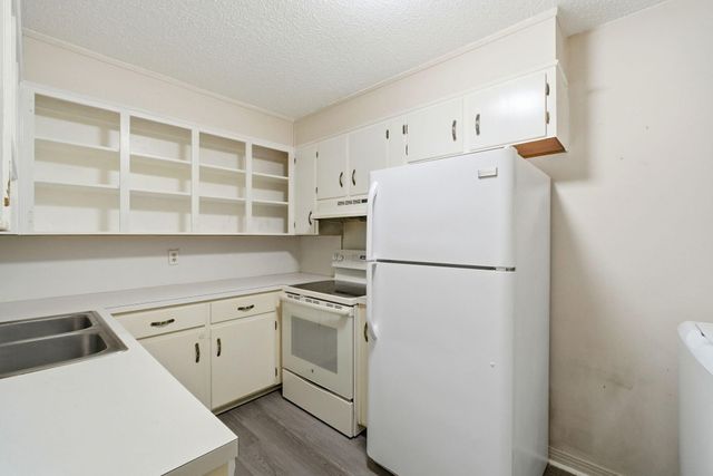 8101 Tippin Avenue O, Pensacola, FL 32514