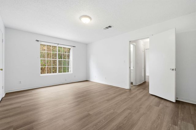 8101 Tippin Avenue O, Pensacola, FL 32514