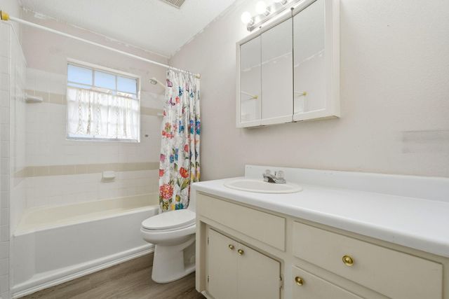 8101 Tippin Avenue O, Pensacola, FL 32514