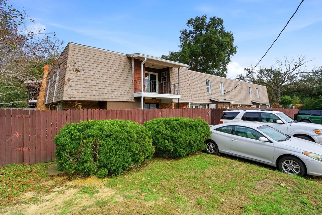 8101 Tippin Avenue O, Pensacola, FL 32514