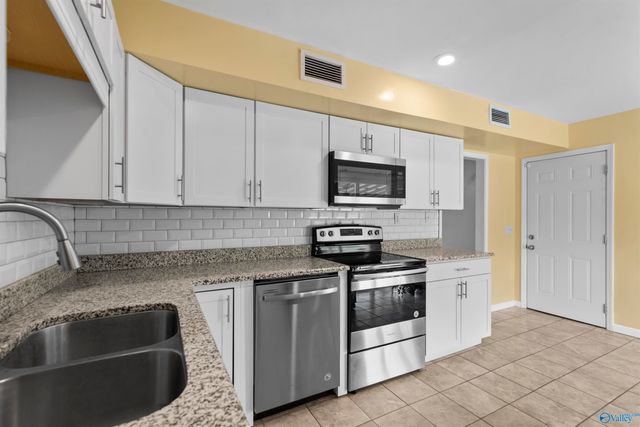 3625 Marymont Drive NW, Huntsville, AL 35810