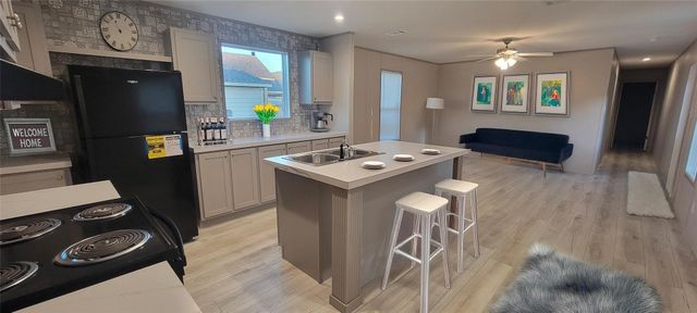 3408 Woodlake Drive, Granbury, TX 76048