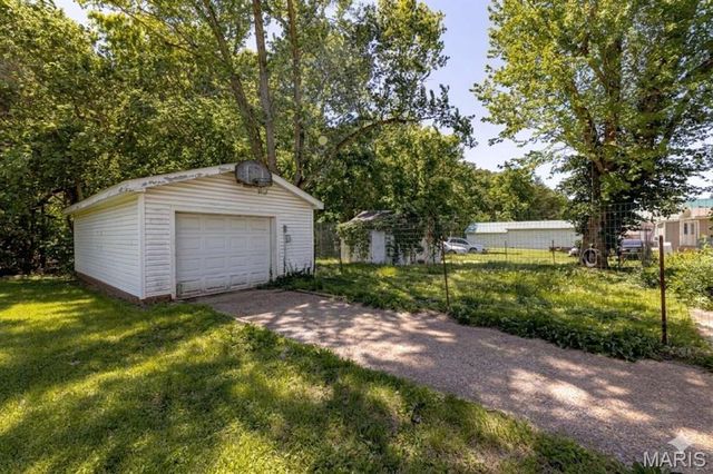 4275 Flucom Road, De Soto, MO 63020