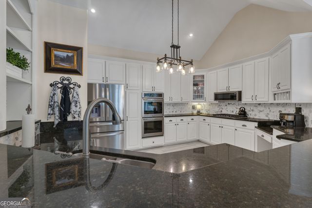 180 Pebble Beach Drive, Fayetteville, GA 30215