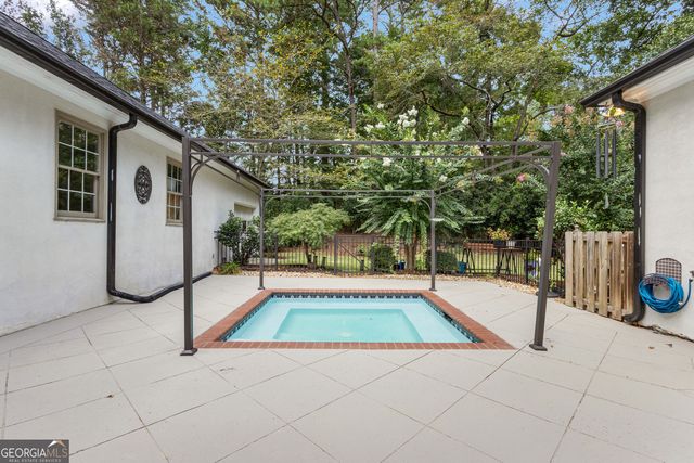 180 Pebble Beach Drive, Fayetteville, GA 30215