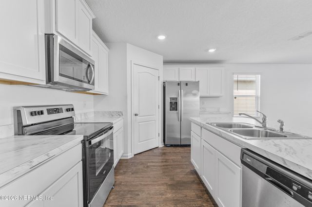 5606 HOLLOW BIRCH Drive, Jacksonville, FL 32219
