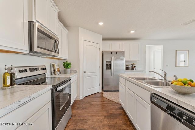 5606 HOLLOW BIRCH Drive, Jacksonville, FL 32219