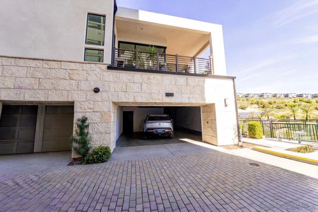 8605 Aspect Drive, San Diego, CA 92108