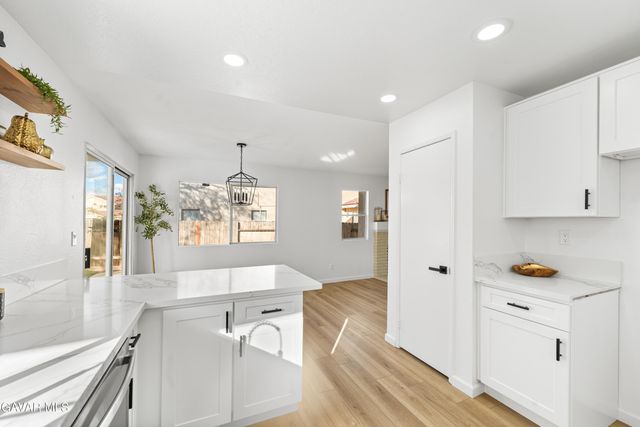 44123 Sundance Court, Lancaster, CA 93535