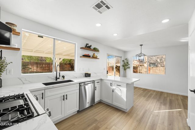 44123 Sundance Court, Lancaster, CA 93535