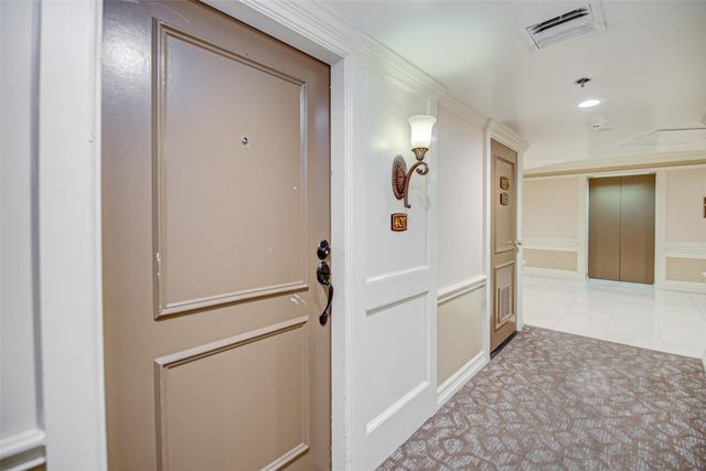 3525 Sage Road 407, Houston, TX 77056