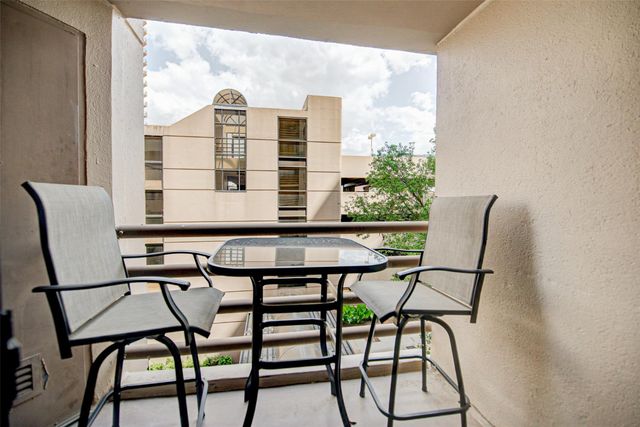 3525 Sage Road 407, Houston, TX 77056