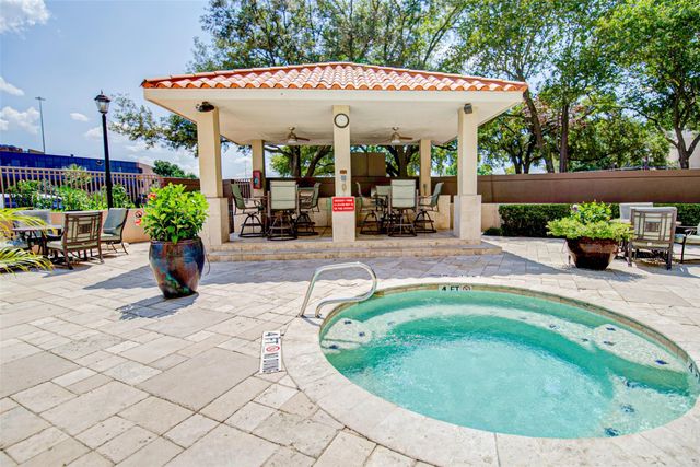 3525 Sage Road 407, Houston, TX 77056