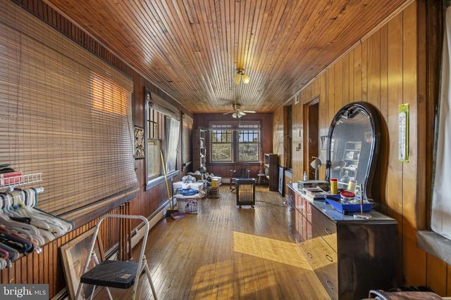 16 N MAPLE AVENUE, Smithsburg, MD 21783
