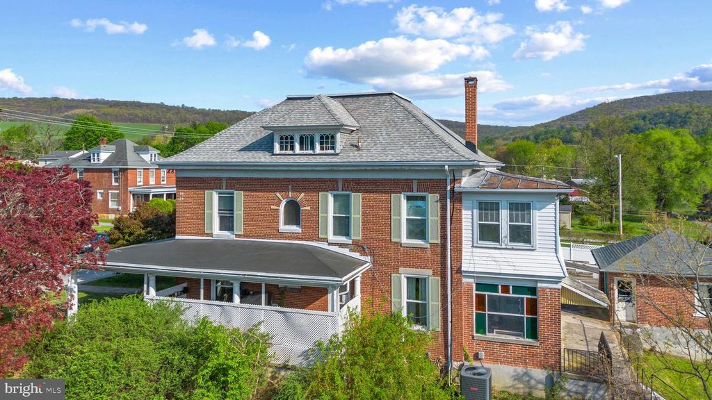 16 N MAPLE AVENUE, Smithsburg, MD 21783