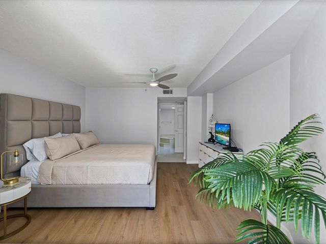 6650 SUNSET WAY 204, St Pete Beach, FL 33706