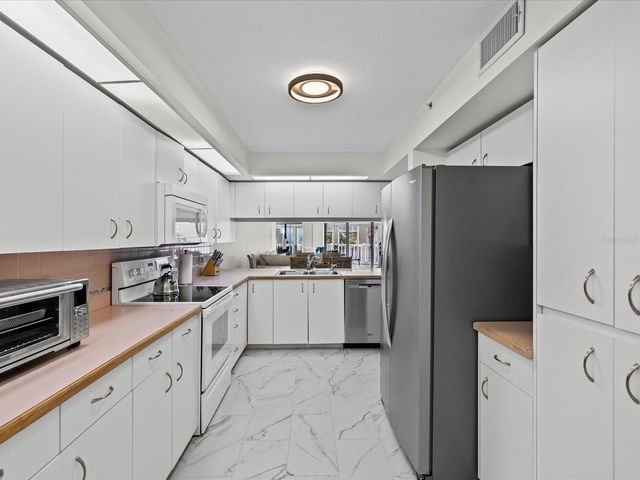 6650 SUNSET WAY 204, St Pete Beach, FL 33706