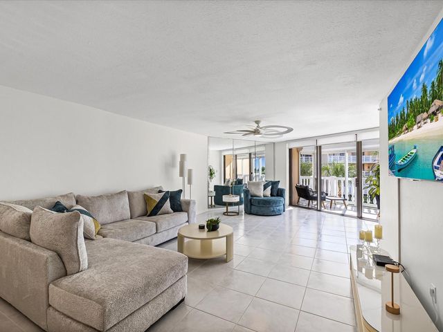 6650 SUNSET WAY 204, St Pete Beach, FL 33706