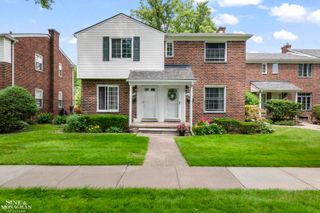 22951 Lee Court, St Clair Shores, MI 48080