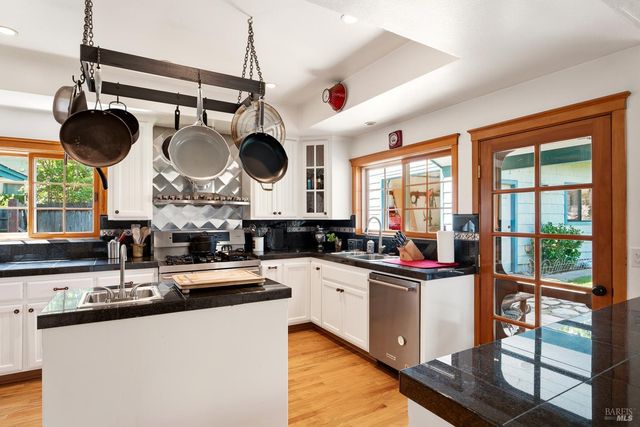 290 Mendocino Dr, Ukiah, CA 95482