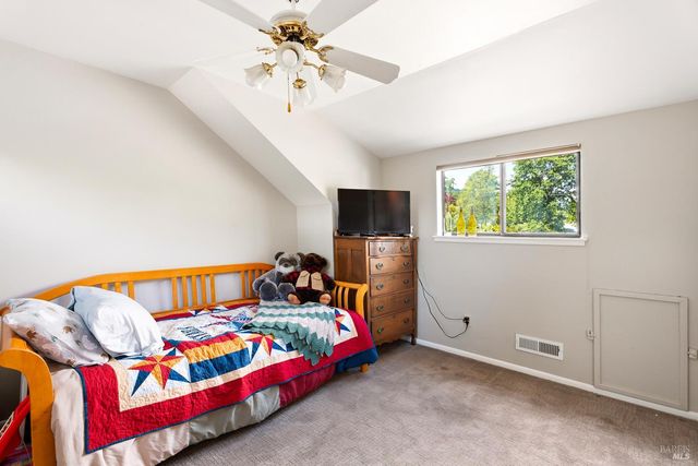 290 Mendocino Dr, Ukiah, CA 95482