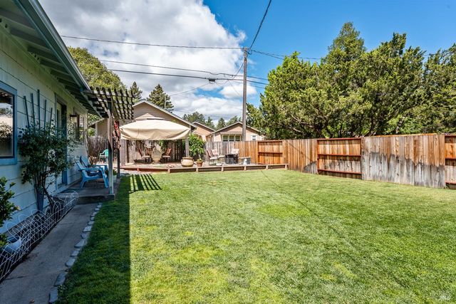 290 Mendocino Dr, Ukiah, CA 95482