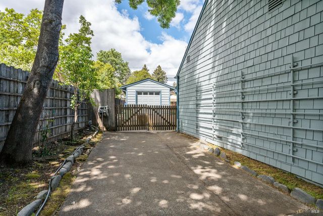 290 Mendocino Dr, Ukiah, CA 95482