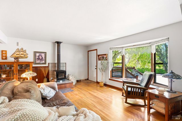 290 Mendocino Dr, Ukiah, CA 95482