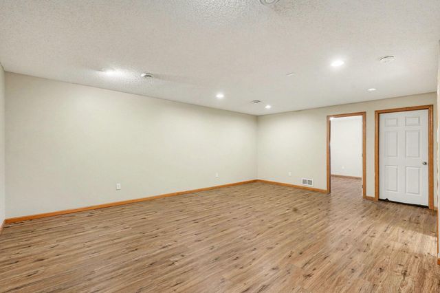 11169 Walnut Lane, Woodbury, MN 55129