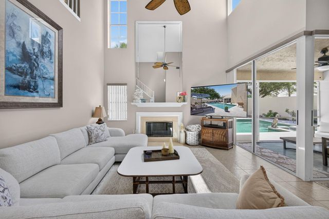 33 Selby Lane, Palm Beach Gardens, FL 33418