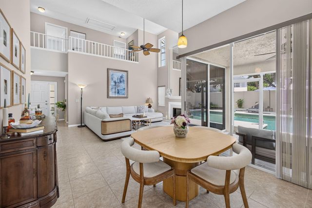 33 Selby Lane, Palm Beach Gardens, FL 33418