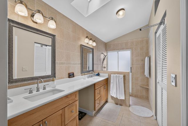 33 Selby Lane, Palm Beach Gardens, FL 33418