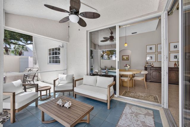 33 Selby Lane, Palm Beach Gardens, FL 33418