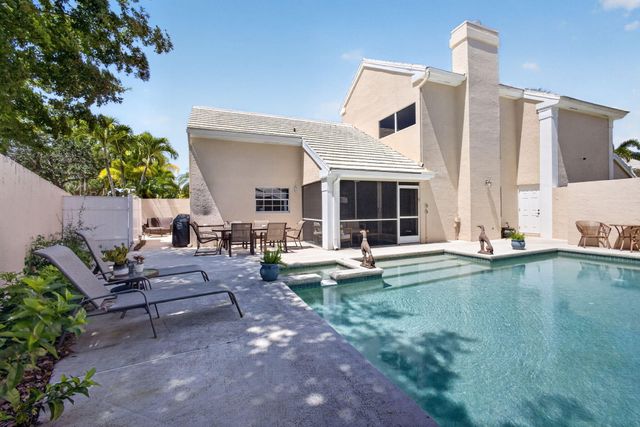 33 Selby Lane, Palm Beach Gardens, FL 33418