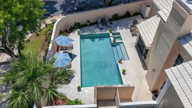 33 Selby Lane, Palm Beach Gardens, FL 33418