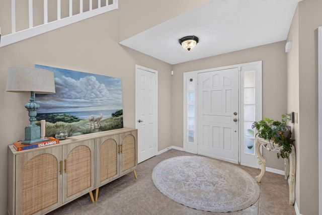 33 Selby Lane, Palm Beach Gardens, FL 33418
