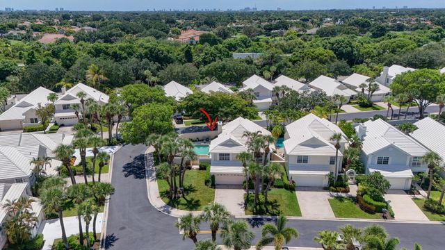 33 Selby Lane, Palm Beach Gardens, FL 33418