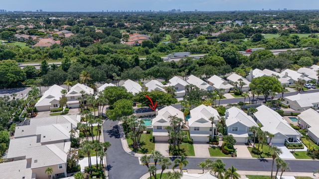 33 Selby Lane, Palm Beach Gardens, FL 33418